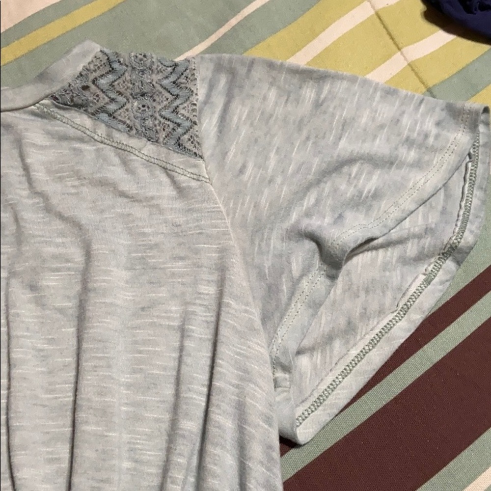 Juniors Pullover Top. Euc - image 3